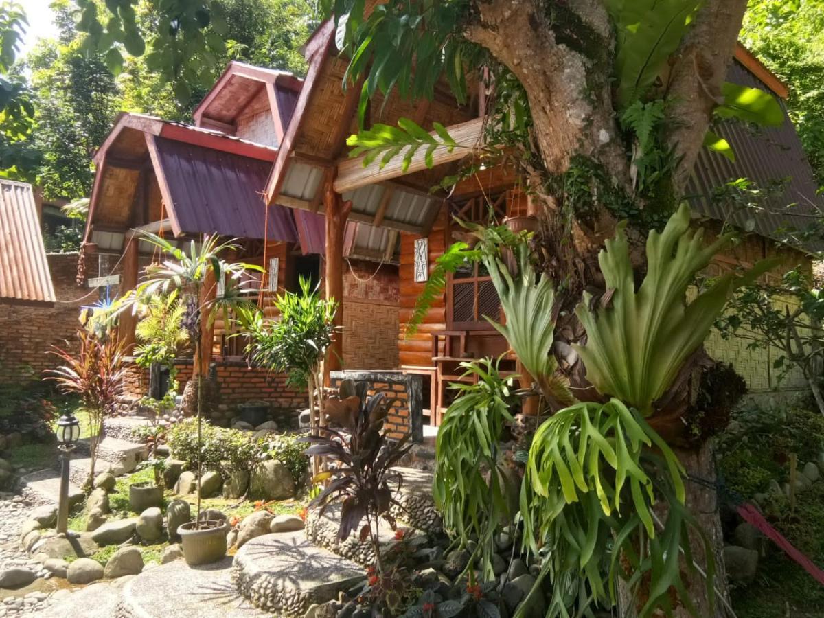 Lucky Bamboo'Bungalows-Resto And Orangutan Jungle Trekking Tours ブキットラワン エクステリア 写真