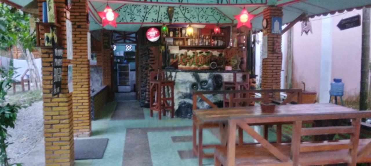 Lucky Bamboo'Bungalows-Resto And Orangutan Jungle Trekking Tours ブキットラワン エクステリア 写真