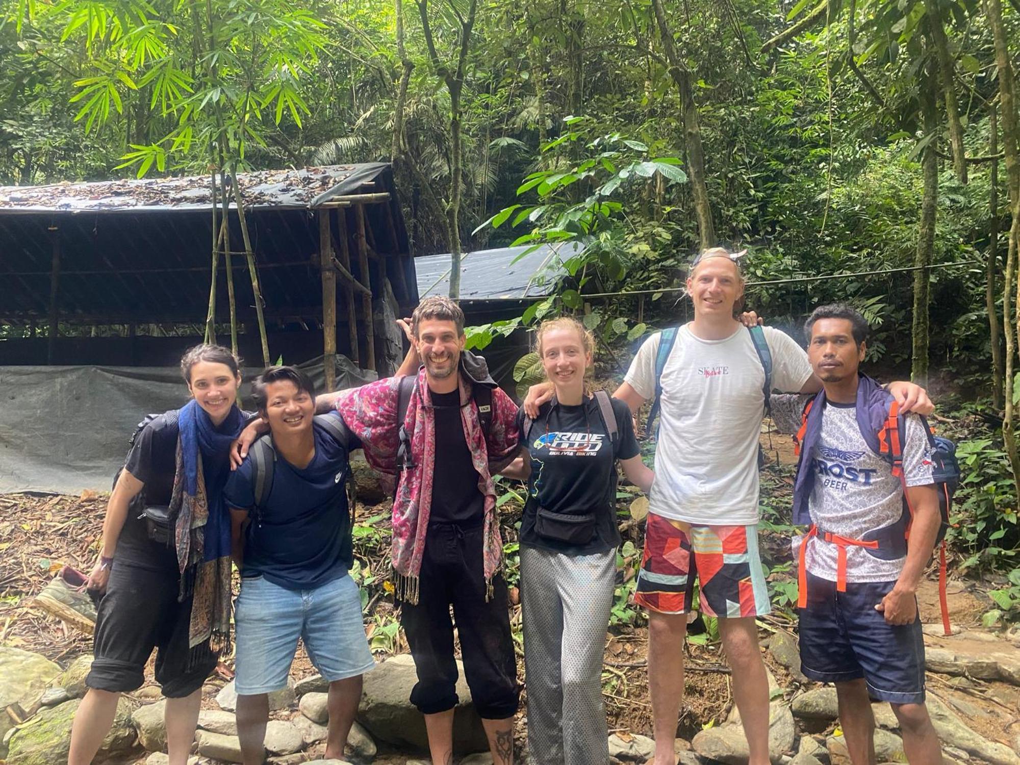 Lucky Bamboo'Bungalows-Resto And Orangutan Jungle Trekking Tours ブキットラワン エクステリア 写真