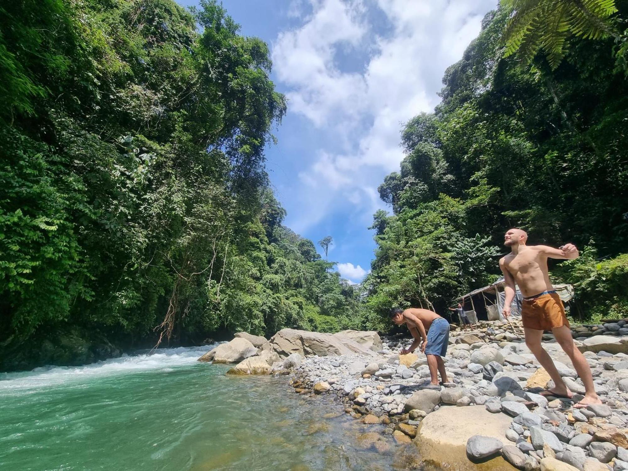 Lucky Bamboo'Bungalows-Resto And Orangutan Jungle Trekking Tours ブキットラワン エクステリア 写真