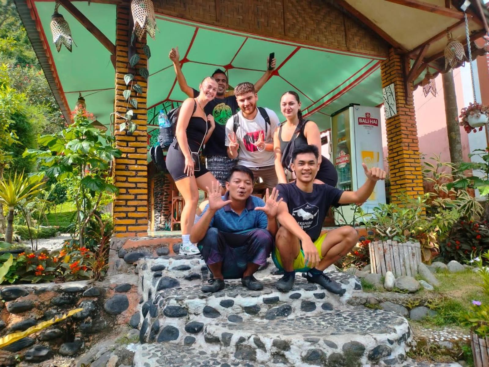 Lucky Bamboo'Bungalows-Resto And Orangutan Jungle Trekking Tours ブキットラワン エクステリア 写真